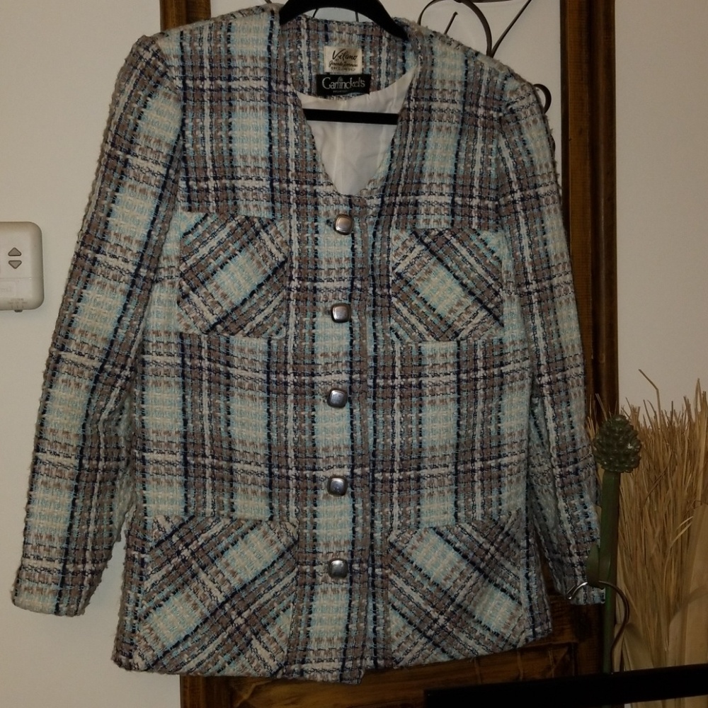 Classic and sophisticated style! Tweed suit, blazer and skirt🌹 - Picture 6 of 8